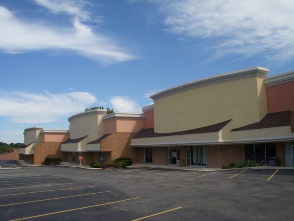 Springwood Plaza: 10160 W Florissant Ave, Saint Louis, MO 63136